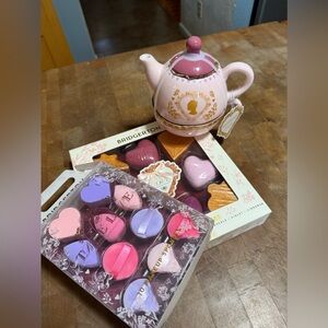 Netflix Bridgerton Lot Teapot Set, Bath Bombs, Make-up Sponges All Brand New